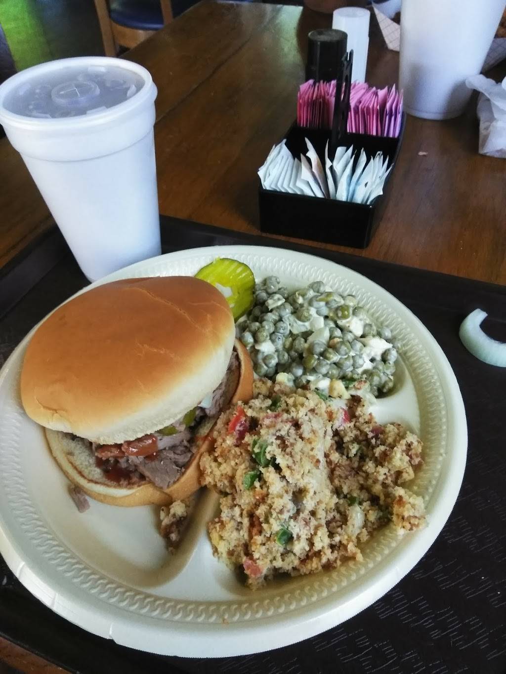 Buffalo Creek BBQ | restaurant | 402 W Henderson St, Cleburne, TX 76033, USA | 8176456950 OR +1 817-645-6950