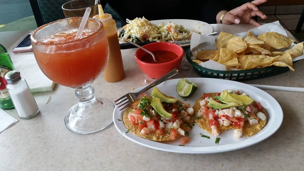 Mariscos El Amigo II | restaurant | 915 Summit St, Elgin, IL 60120, USA | 8478417615 OR +1 847-841-7615