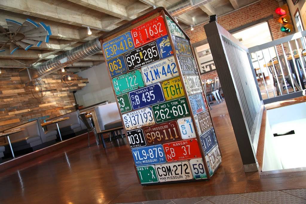 District. Pour House + Kitchen | restaurant | 7122 Wornall Rd, Kansas City, MO 64114, USA | 8163330799 OR +1 816-333-0799