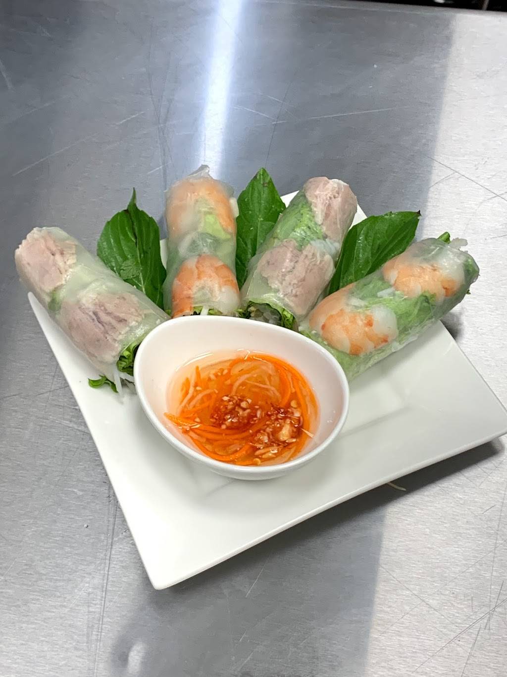 Saigon Pho | meal takeaway | 3222 W Bryn Mawr Ave, Chicago, IL 60659, USA | 7733096343 OR +1 773-309-6343