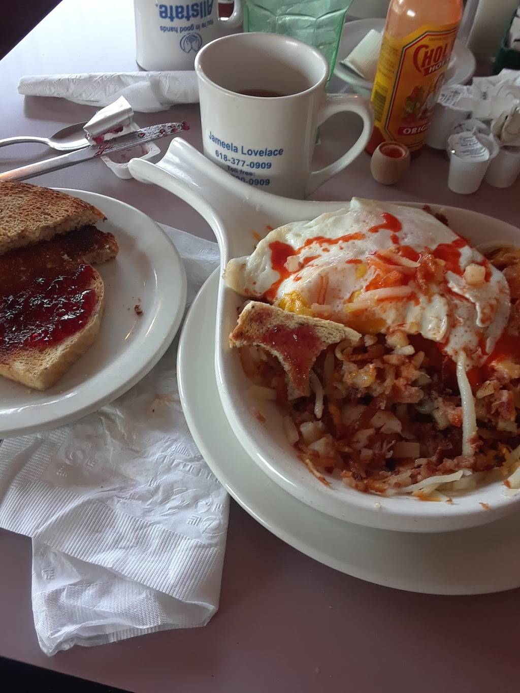 Eagles Nest Family Restaurant | restaurant | 117 E Bethalto Dr, Bethalto, IL 62010, USA | 6183770697 OR +1 618-377-0697