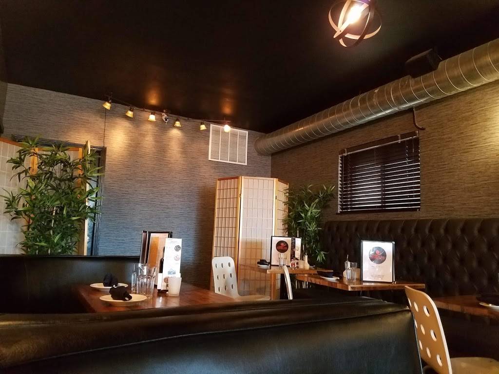 Hands On Modern Thai & Sushi Bar | restaurant | 7117 W Addison St, Chicago, IL 60634, USA | 7737771000 OR +1 773-777-1000