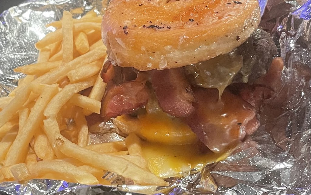 Reggie Rays | restaurant | 1002 Kenmore Blvd, Akron, OH 44314, USA | 3305108272 OR +1 330-510-8272