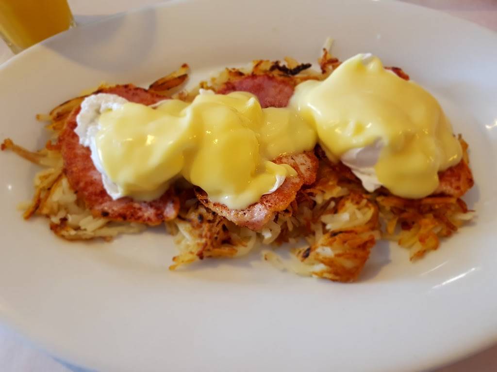 Wolfgangs on Brock | restaurant | 3100 Brock St N, Whitby, ON L1R 2Y3, Canada | 9054937733 OR +1 905-493-7733