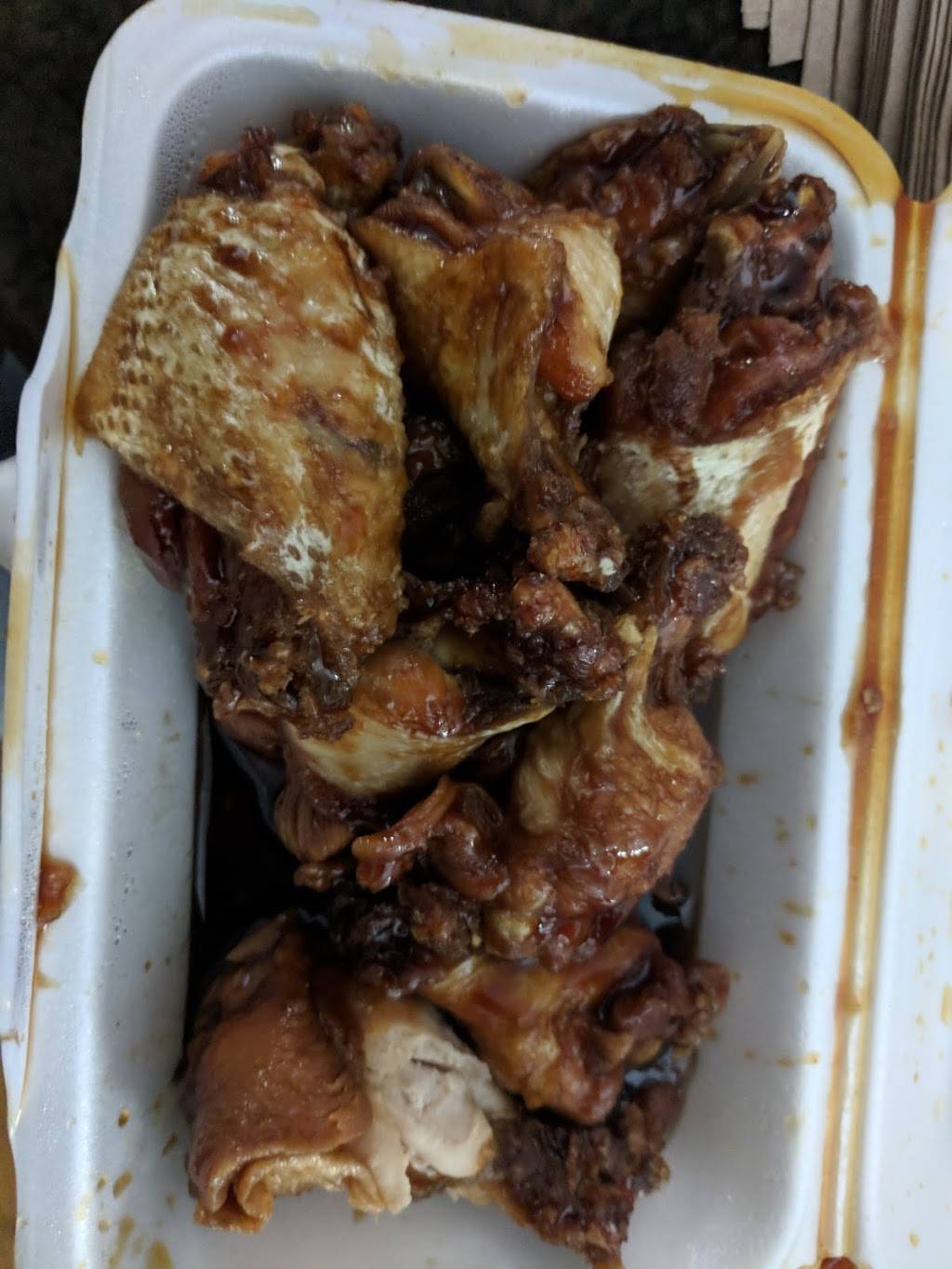 Carminos Pizza | restaurant | 4728 Pearl Rd, Cleveland, OH 44109, USA | 2163989365 OR +1 216-398-9365