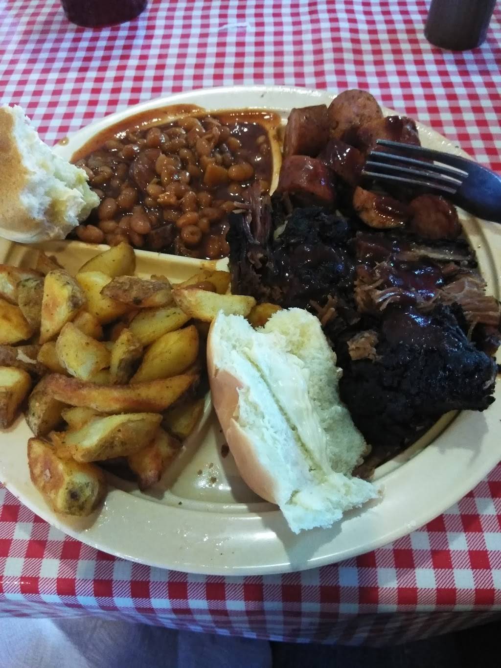 Whole Hog Café | restaurant | 2731 N Glenstone Ave, Springfield, MO 65803, USA | 4177204759 OR +1 417-720-4759