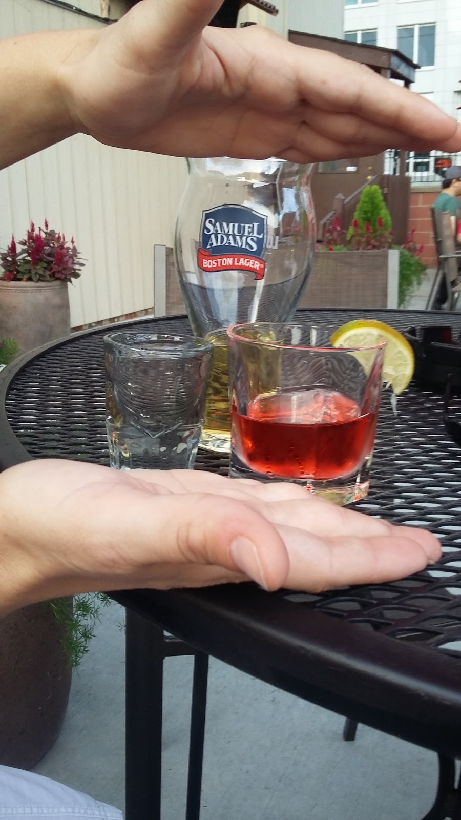 In Between Tavern | restaurant | 307 Sycamore St, Cincinnati, OH 45202, USA | 5136217009 OR +1 513-621-7009