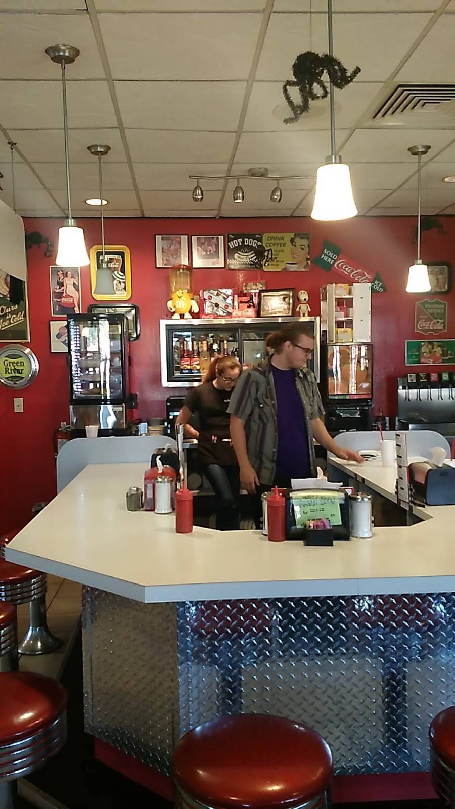 Schoops Hamburgers | restaurant | 4105 Franklin St, Michigan City, IN 46360, USA | 2198720170 OR +1 219-872-0170