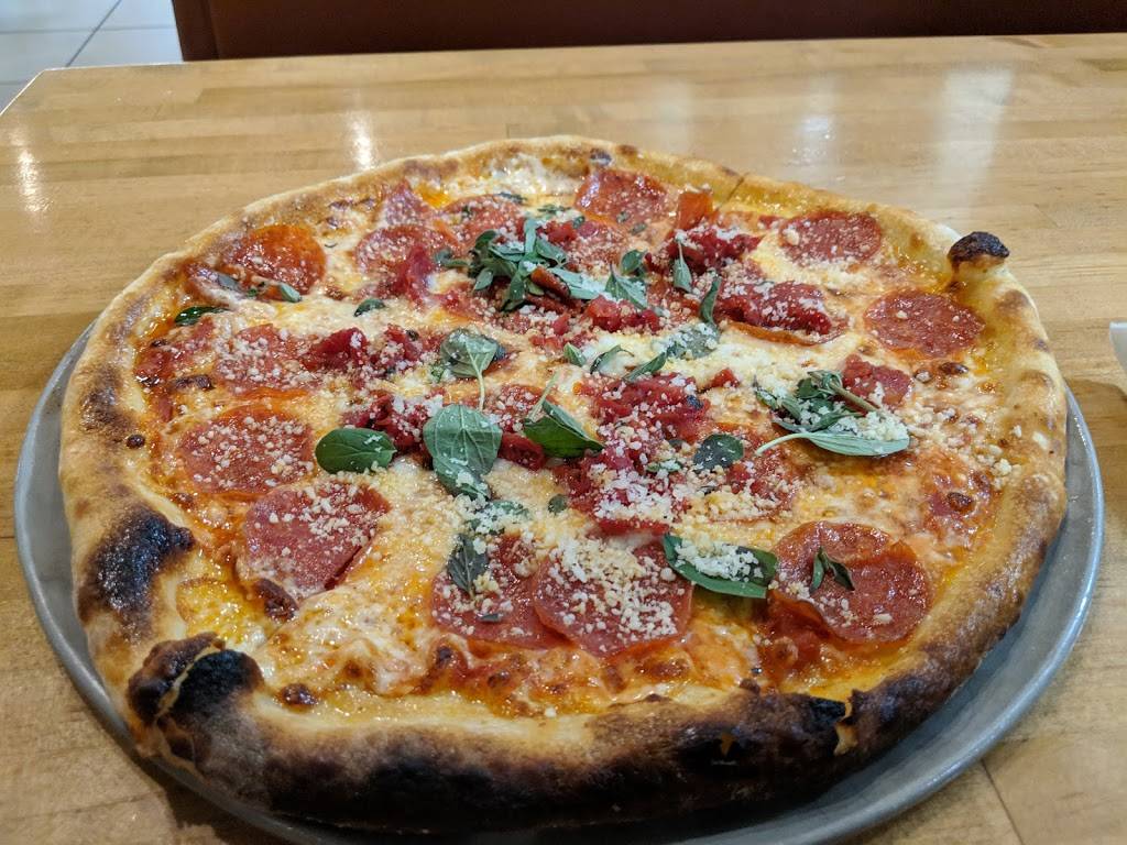 Wolfgang Puck Express | restaurant | 4600 International Gateway, Columbus, OH 43219, USA | 6146817166 OR +1 614-681-7166