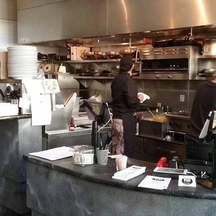 Vixi Cucina Italiana | restaurant | 3611 California St, San Francisco, CA 94118, USA | 4158424921 OR +1 415-842-4921