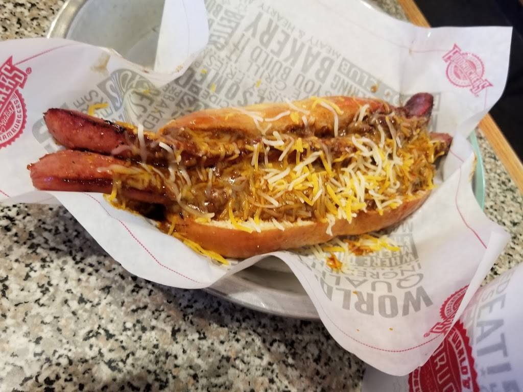 Fuddruckers | restaurant | 2301 E Central Texas Expy Ste. 106, Killeen, TX 76543, USA | 2546997700 OR +1 254-699-7700