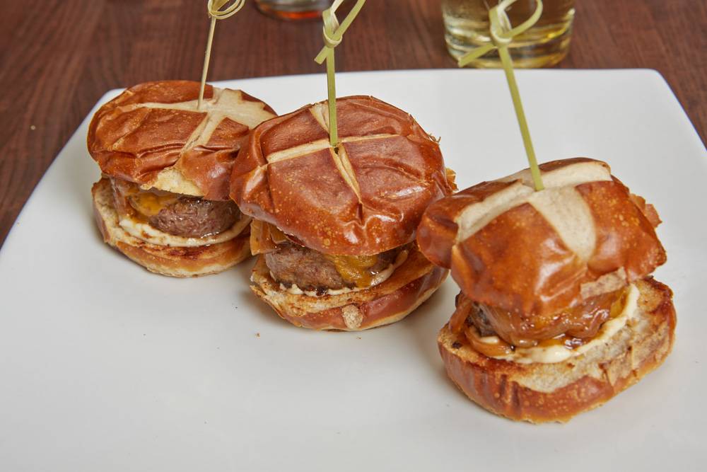 Katch Astoria | restaurant | 31-19 Newtown Ave, Astoria, NY 11102, USA | 7187772230 OR +1 718-777-2230