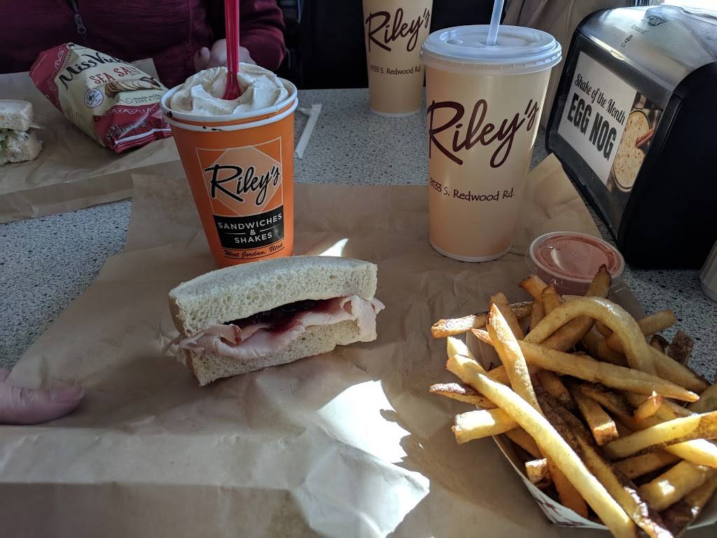 Rileys | meal takeaway | 7903 S, Airport Rd, West Jordan, UT 84088, USA | 8015664855 OR +1 801-566-4855