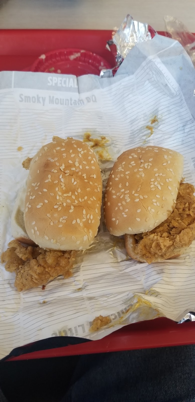 KFC | restaurant | 408 A Ave W, Oskaloosa, IA 52577, USA | 6416738401 OR +1 641-673-8401