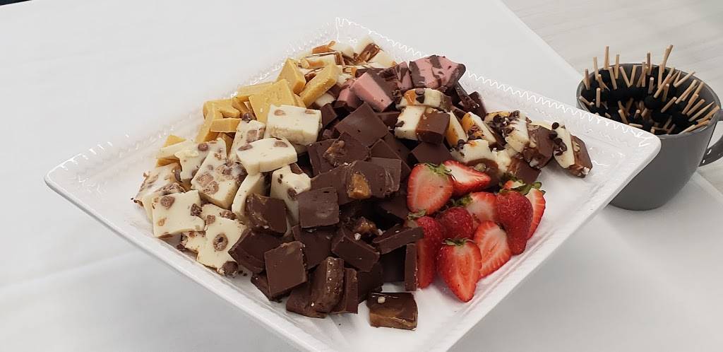 Vino209 Wine Bar & Bistro | cafe | 209 5th St, West Des Moines, IA 50265, USA | 5152551209 OR +1 515-255-1209