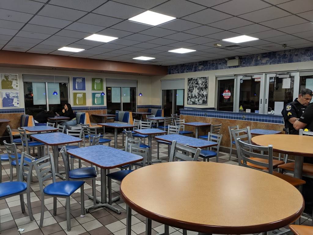 White Castle | restaurant | 105 E Market St, Louisville, KY 40202, USA | 5025841529 OR +1 502-584-1529