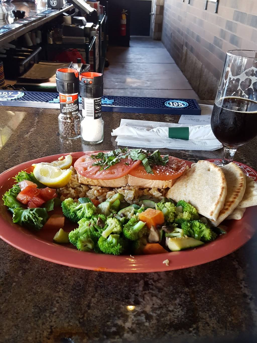 On Tap Medina | restaurant | 2736 Medina Rd, Medina, OH 44256, USA | 3307251972 OR +1 330-725-1972