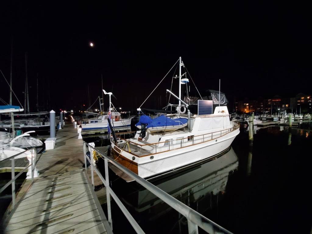 Surf Rider East Beach | restaurant | 9500 30th Bay St, Norfolk, VA 23518, USA | 7579175117 OR +1 757-917-5117