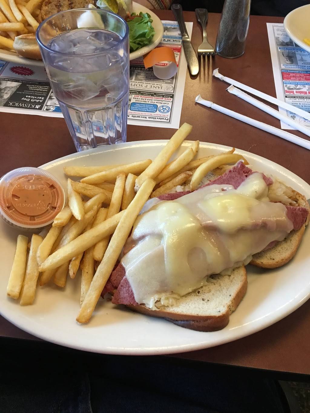 Towson Diner | restaurant | 718 York Rd, Towson, MD 21204, USA | 4103210407 OR +1 410-321-0407
