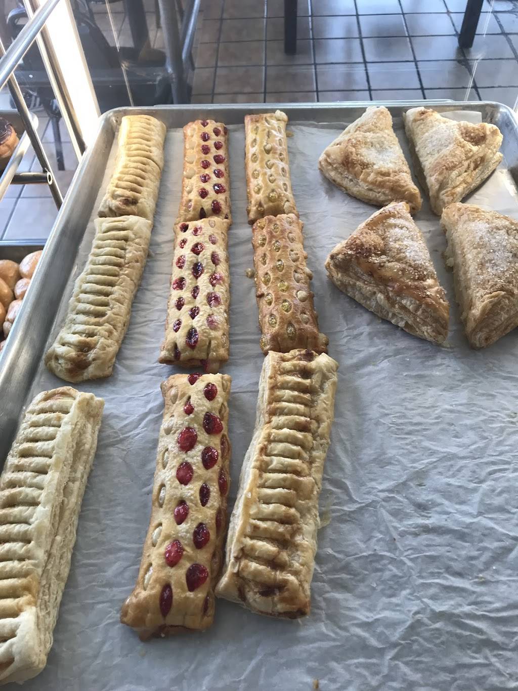 King donuts | cafe | 4417 Eagle Rock Blvd, Los Angeles, CA 90041, USA | 3232540644 OR +1 323-254-0644