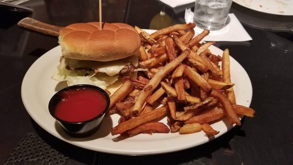 Brandys | restaurant | 1519 Water St, Peru, IL 61354, USA | 8152201744 OR +1 815-220-1744