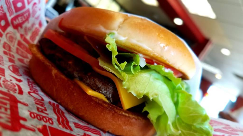 Jack in the Box | restaurant | 802 3rd Ave, Chula Vista, CA 91911, USA | 6194251791 OR +1 619-425-1791