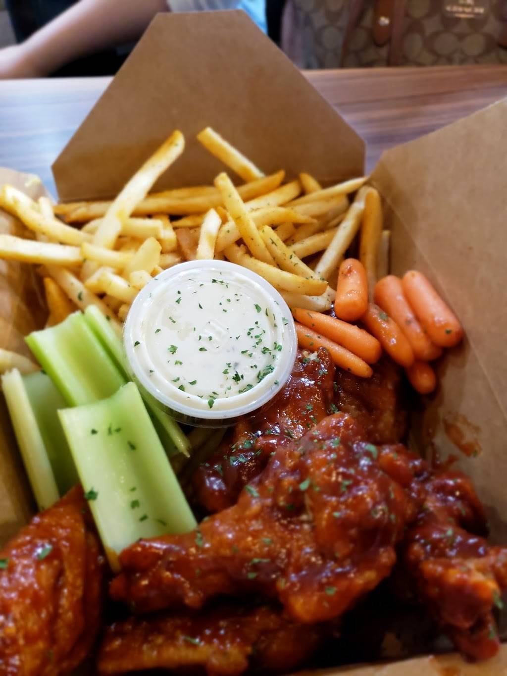 Zero Degrees | restaurant | 1807 N Collins St, Arlington, TX 76011, USA | 8179669376 OR +1 817-966-9376