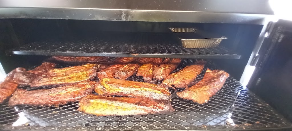 Madelines Smokehouse | restaurant | 208 Birch St, Wauseon, OH 43567, USA | 4194031983 OR +1 419-403-1983