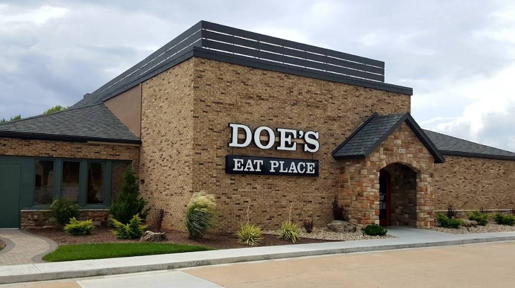 Does Eat Place | restaurant | 935 N Glenstone Ave, Springfield, MO 65802, USA | 4178337818 OR +1 417-833-7818