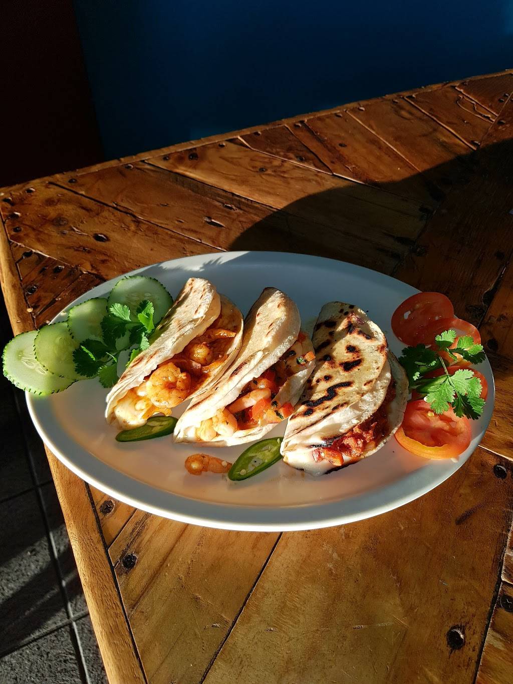 Los Tarros. Clamatos Y Botanas | restaurant | 22710, Guerrero 529, Constitución (Ampl. Constitución), 22710 Rosarito, B.C., Mexico | 016643587903 OR +52 664 358 7903