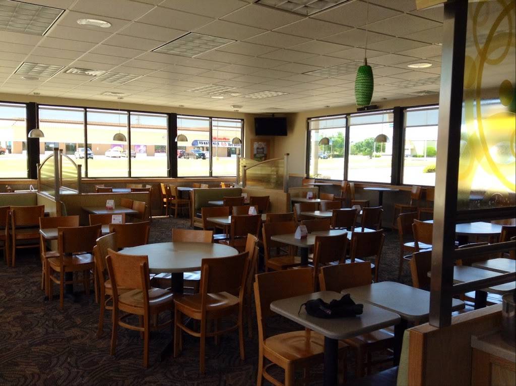 Wendys | restaurant | 6250 Oakmont Blvd, Fort Worth, TX 76132, USA | 8179000684 OR +1 817-900-0684