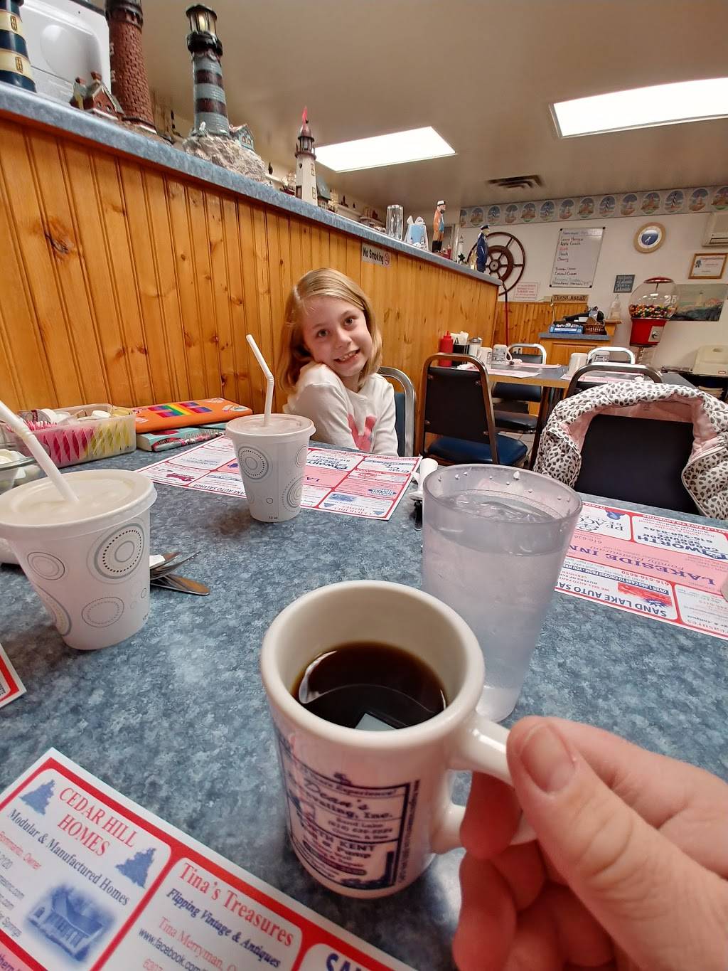 Lakeside Inn Restaurant | restaurant | 27 W Lake St, Sand Lake, MI 49343, USA | 6166368819 OR +1 616-636-8819