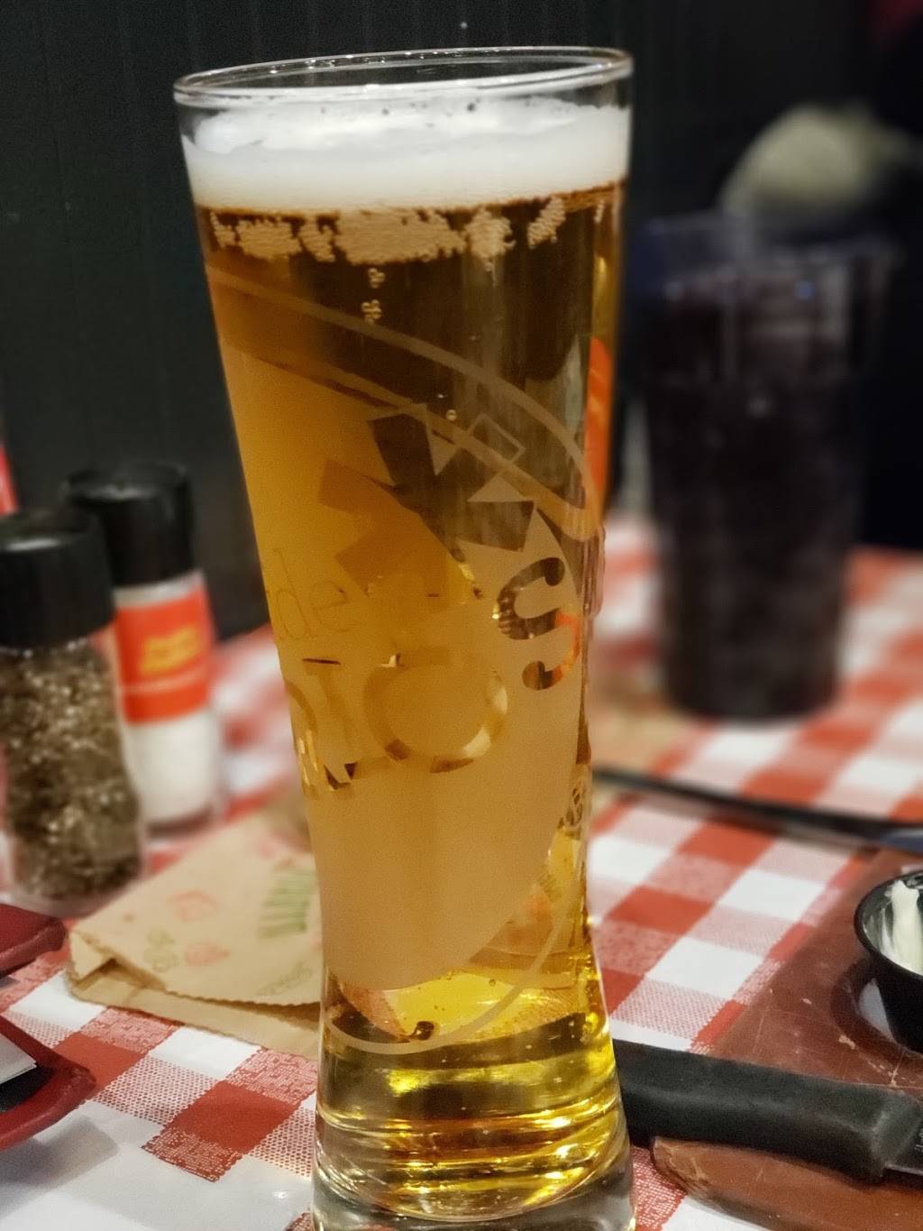 East Side Mario’s | restaurant | 3802 Innes Rd, Ottawa, ON K1T 1W3, Canada | 6135900408 OR +1 613-590-0408