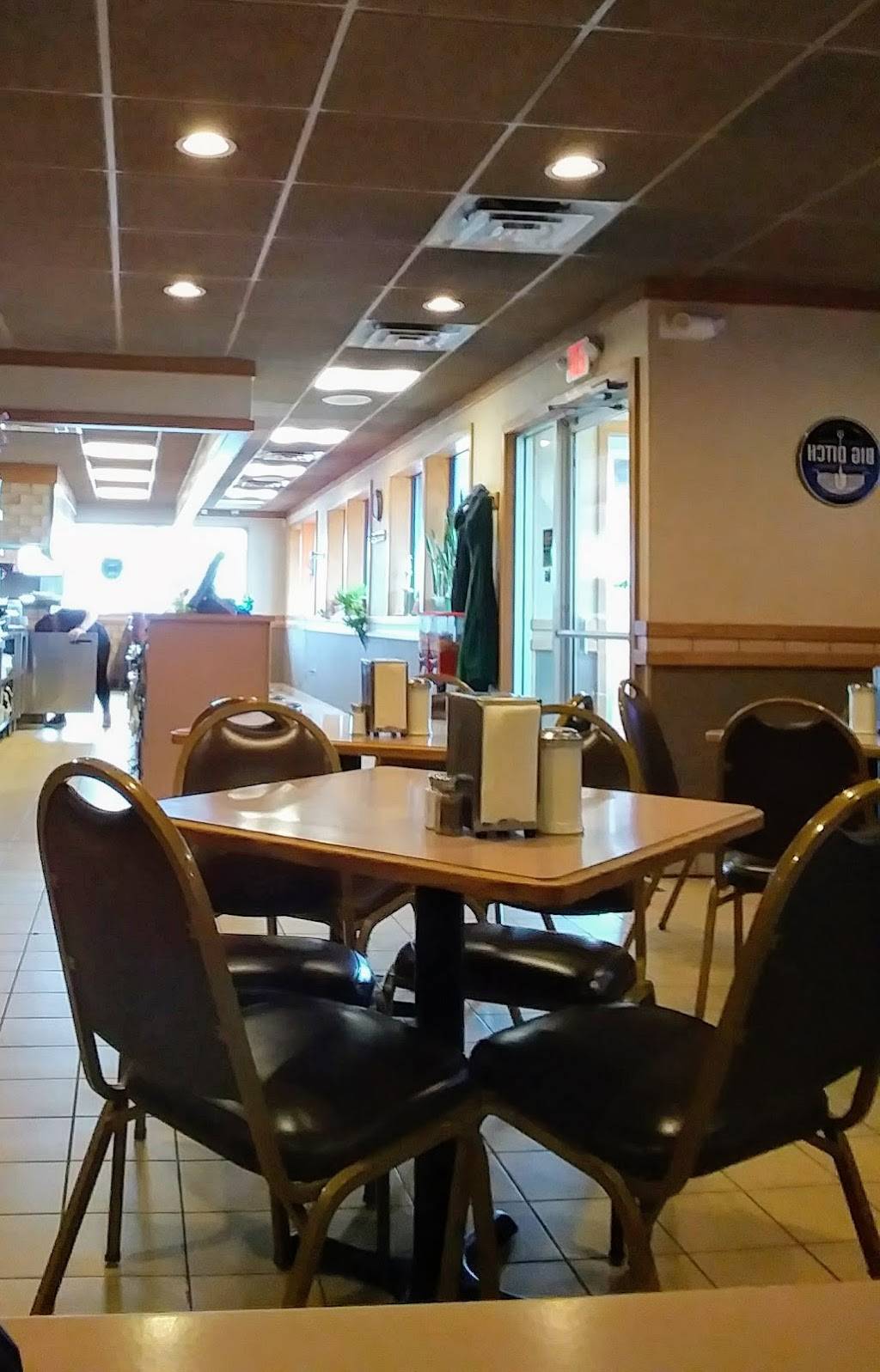 Lunettas Restaurant | restaurant | 878 Cleveland Dr, Cheektowaga, NY 14225, USA | 7168339756 OR +1 716-833-9756