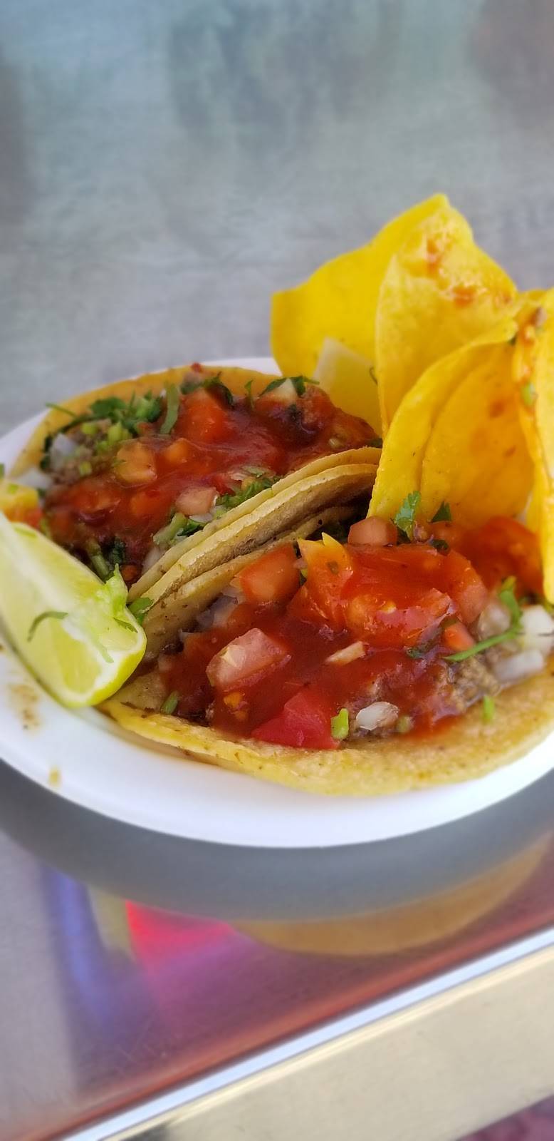 Giant Burrito | restaurant | 2540 San Pablo Ave, Oakland, CA 94612, USA | 5102860141 OR +1 510-286-0141