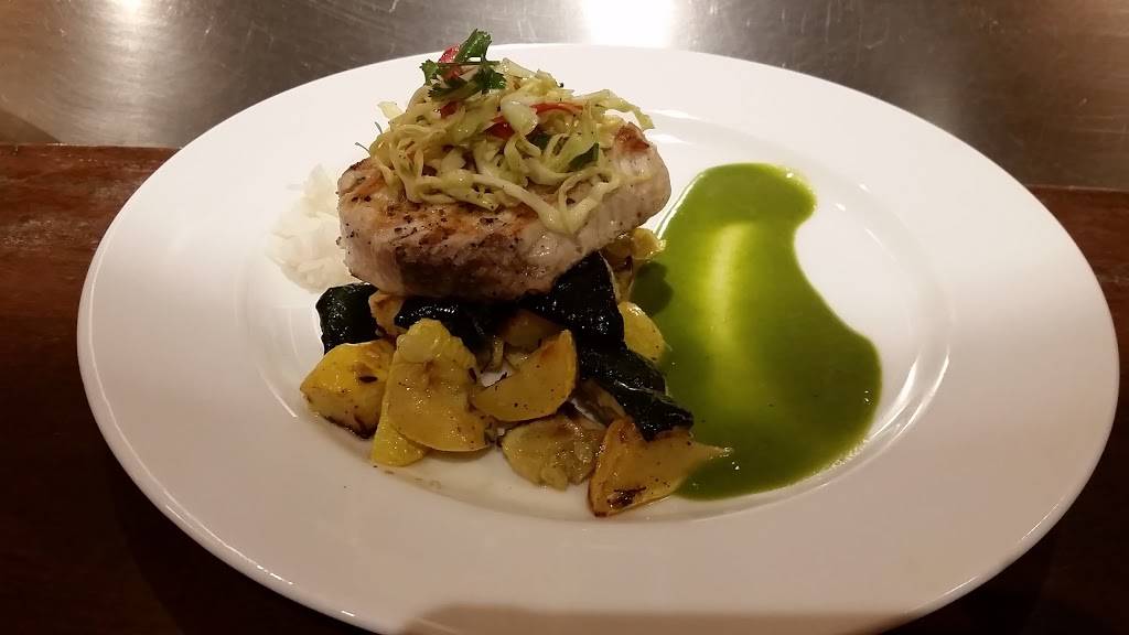 Rickeys Restaurant | restaurant | 250 Entrada Dr, Novato, CA 94949, USA | 4158839477 OR +1 415-883-9477