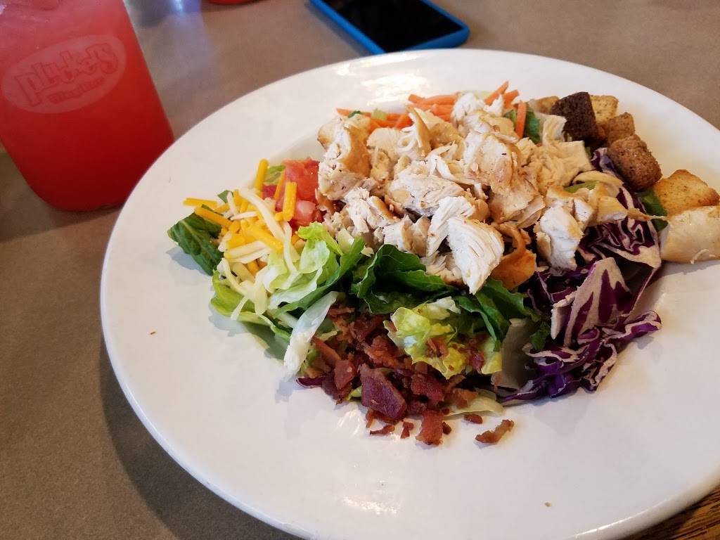 Pluckers Wing Bar | restaurant | 3000 E Central Texas Expy, Killeen, TX 76543, USA | 2545019464 OR +1 254-501-9464