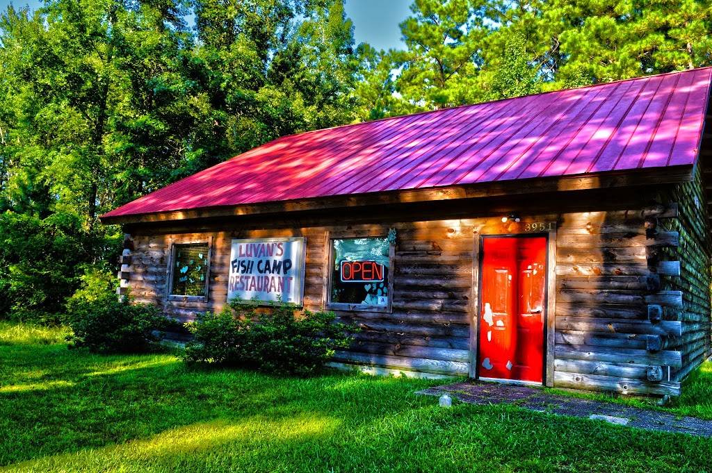 Luvans Old South Fish Camp NO CARDS | restaurant | 3951 US-701, Conway, SC 29527, USA | 8433975454 OR +1 843-397-5454