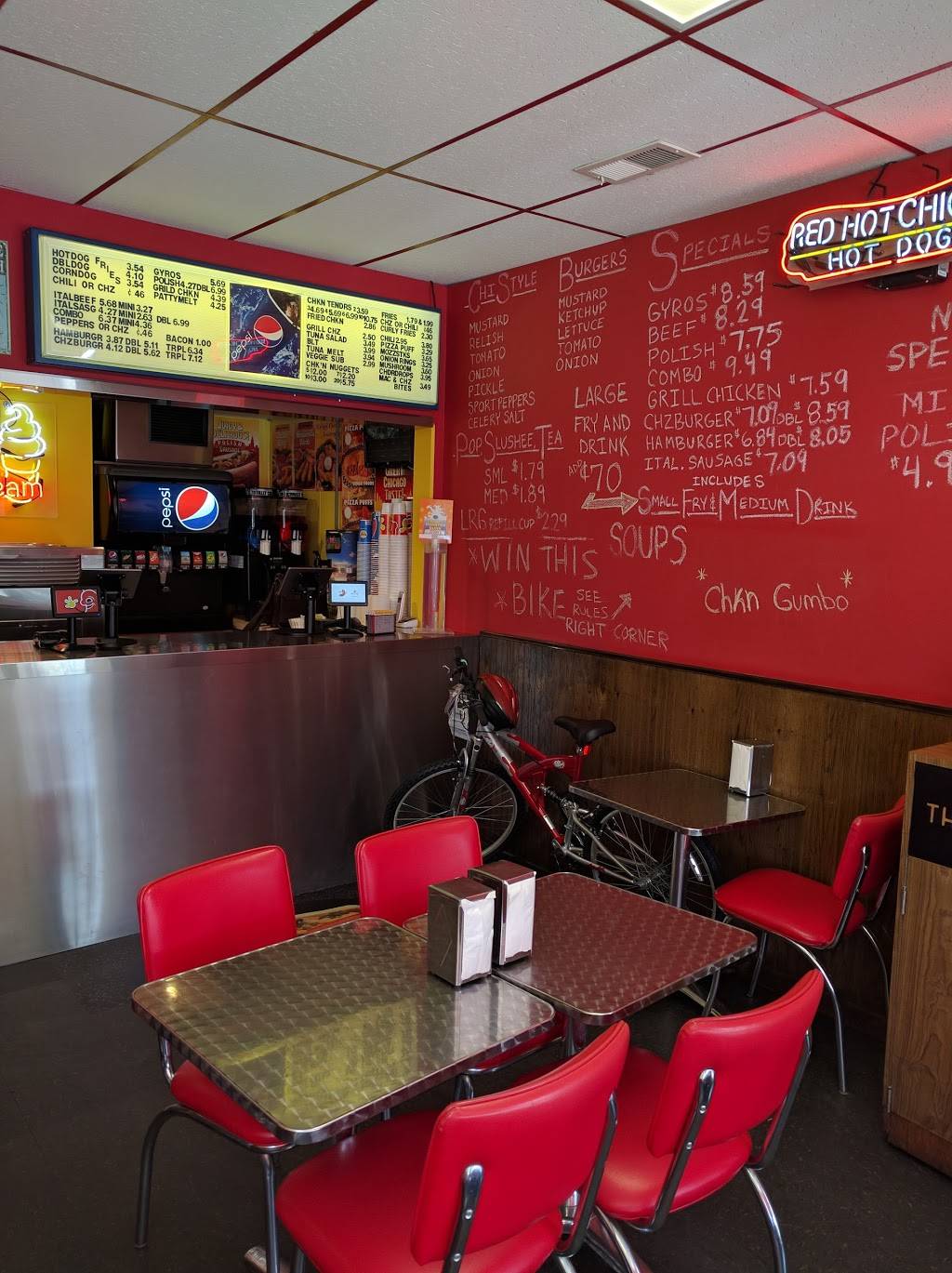 Southtown Hot Dogs | restaurant | 103 E Vallette St, Elmhurst, IL 60126, USA | 6308324550 OR +1 630-832-4550