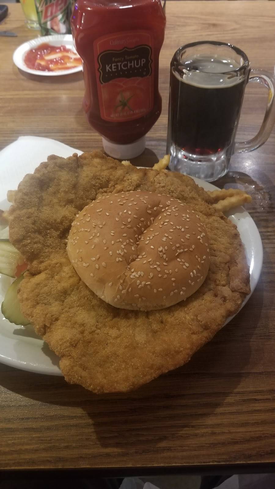 Brickyard Bar & Grill | restaurant | 102 Main St, East Galesburg, IL 61430, USA | 3093437750 OR +1 309-343-7750