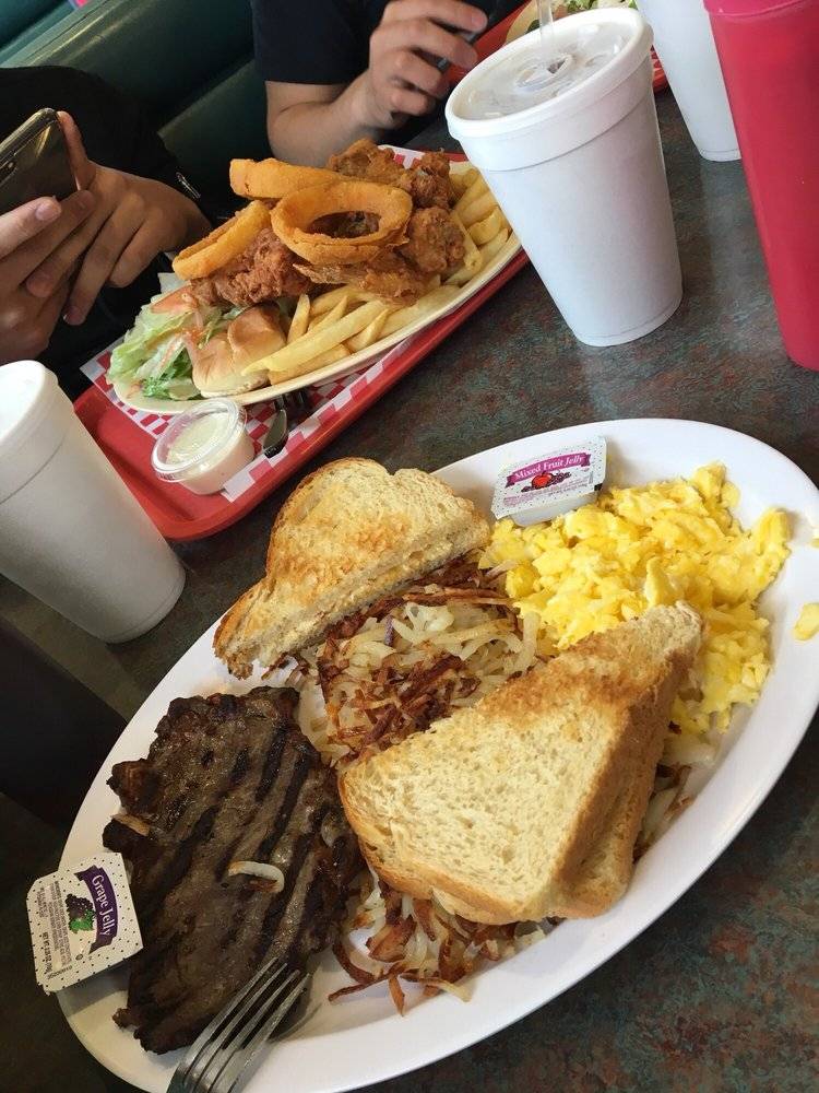 Corona burgers and eats | restaurant | 307 E 6th St, Corona, CA 92879, USA | 9512728778 OR +1 951-272-8778