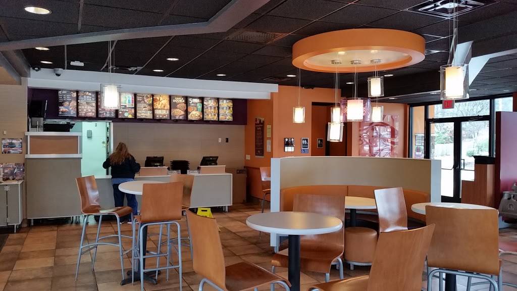 Taco Bell | meal takeaway | 1662 Poplar Ave, Memphis, TN 38104, USA | 9017250925 OR +1 901-725-0925