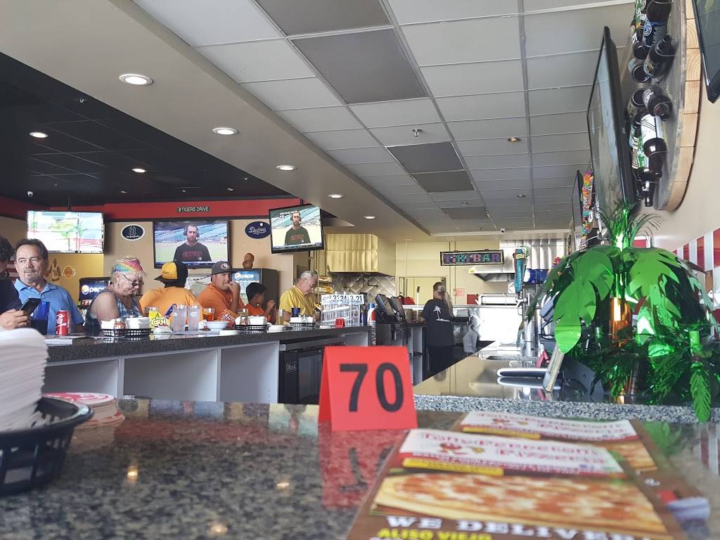 Tony Pepperoni | restaurant | 805 College Blvd, Oceanside, CA 92057, USA | 7607266400 OR +1 760-726-6400