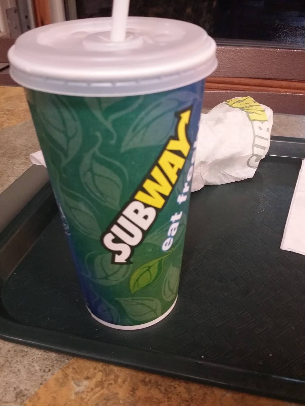 Subway | restaurant | 191 Chemin de la Gare, Saint-Sauveur, QC J0R 1R3, Canada | 4502274576 OR +1 450-227-4576