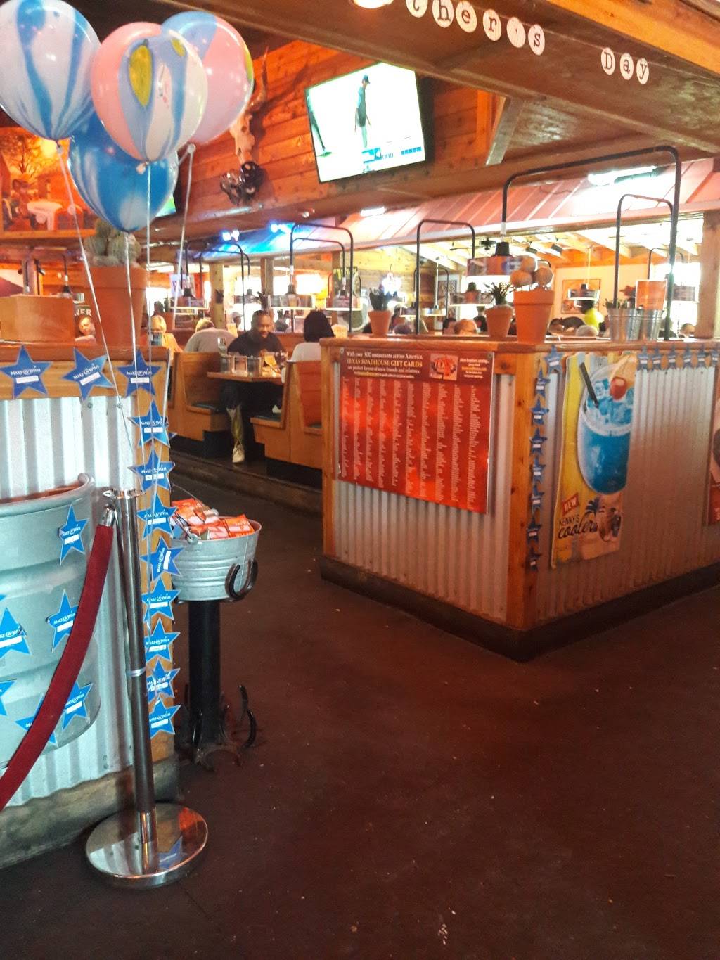 Texas Roadhouse | restaurant | 2105 NJ-35 Suite 103, Holmdel, NJ 07733, USA | 7326713749 OR +1 732-671-3749