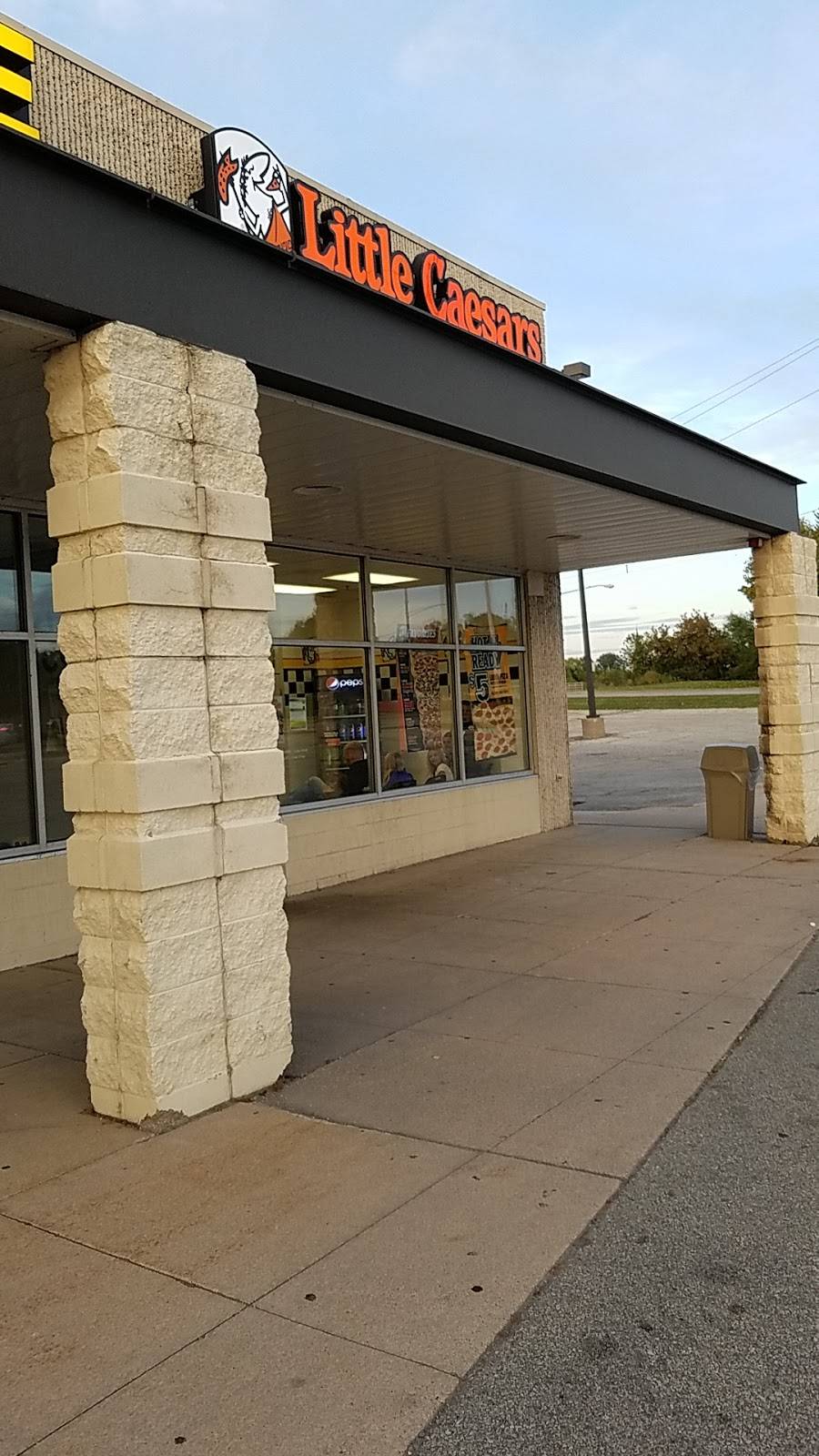 Little Caesars Pizza | meal takeaway | 882 E Maes Ave, Kimberly, WI 54136, USA | 9207882788 OR +1 920-788-2788
