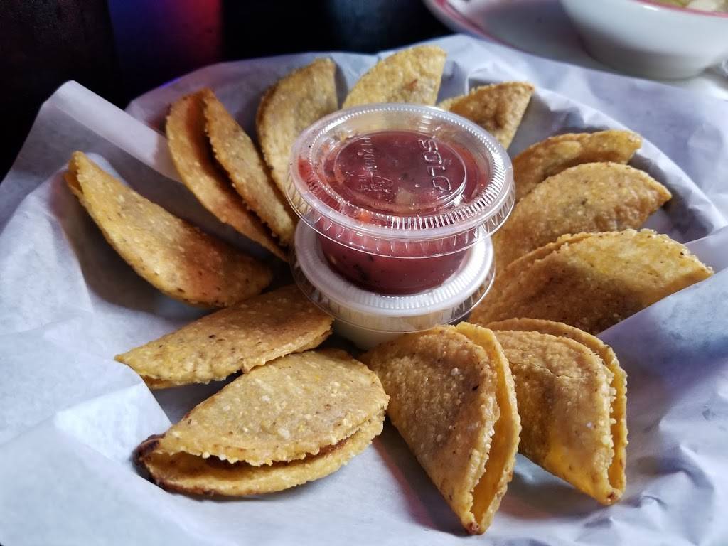 Blue Water Inn | restaurant | 6584 Main St, Caseville, MI 48725, USA | 9898563400 OR +1 989-856-3400