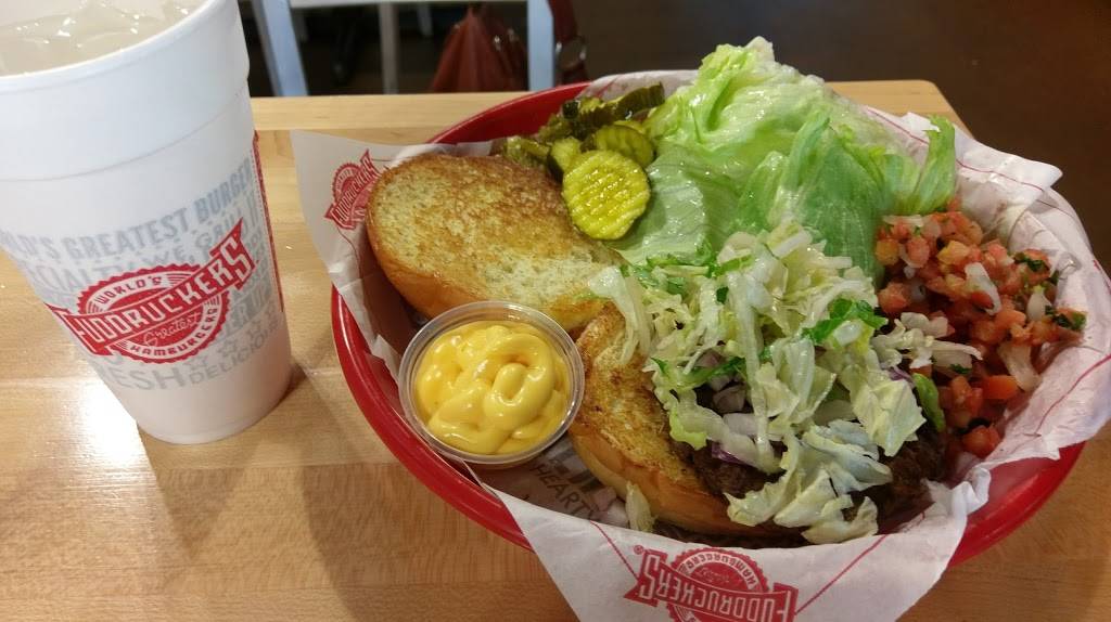 Fuddruckers | restaurant | 5601 SW Loop 820, Fort Worth, TX 76132, USA | 8172630996 OR +1 817-263-0996