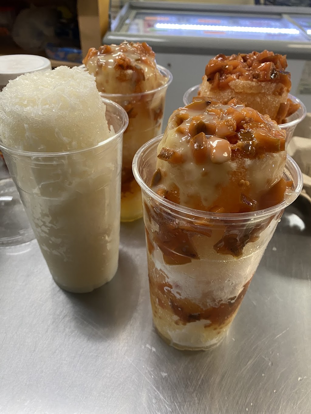 Anas Fruit & Ice Cream | restaurant | 333 Union Ave #209, Bakersfield, CA 93307, USA | 6614893017 OR +1 661-489-3017