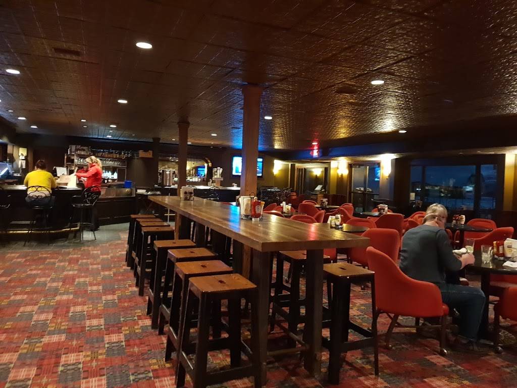 Slopeside Lounge | night club | 600 Highlands Pike, Harbor Springs, MI 49740, USA | 8442623637 OR +1 844-262-3637